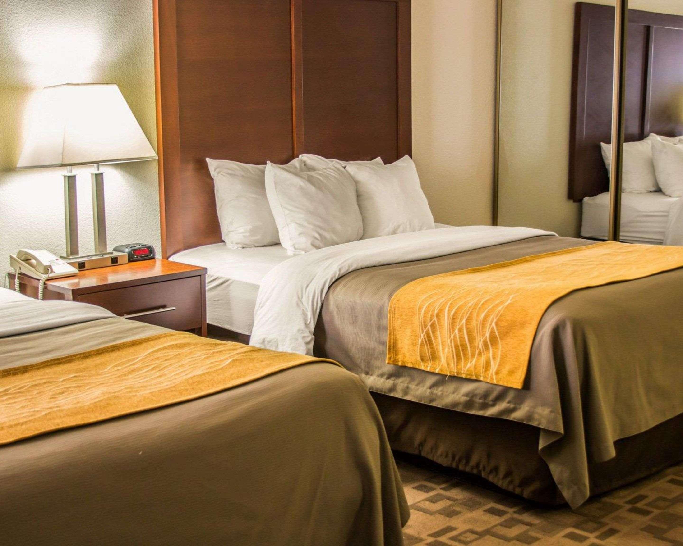 Comfort Inn Birch Run Esterno foto