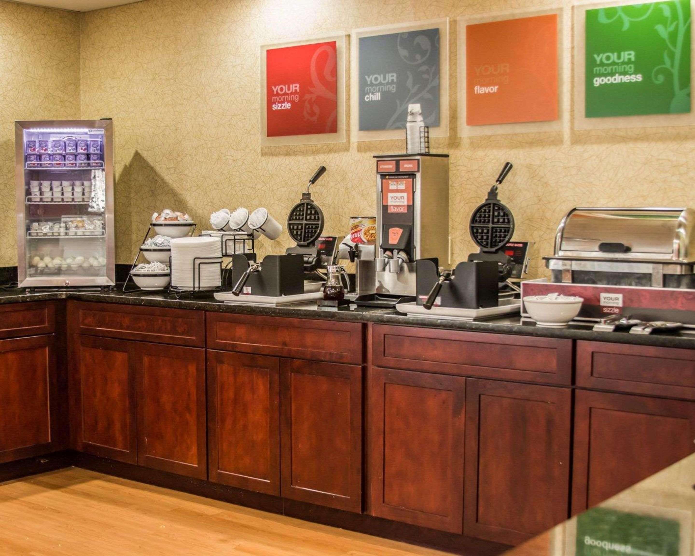 Comfort Inn Birch Run Esterno foto